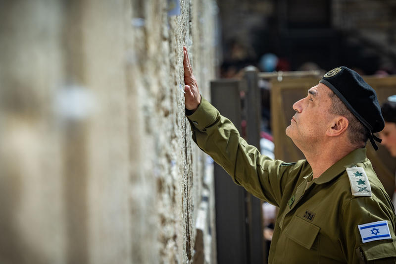 Incoming IDF chief of staff Eyal Zamir visits at the Western Wall in Jerusalem's Old City on March 5, 2025.