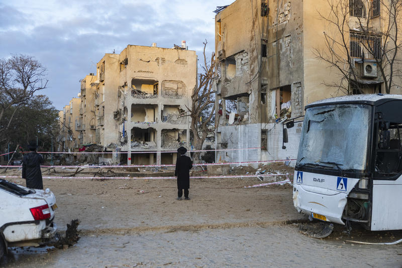 The scene where a missile fired from Iran toward Israel caused damage to residential buildings in the southern Israeli city of Arad, March 22, 2026.